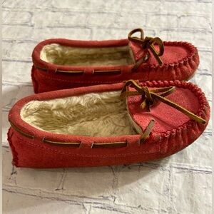 MINNETONKA GIRLS PINK WITH BROWN LEATHER SUEDE FUR LINING MOC SLIPPERS SIZE 12